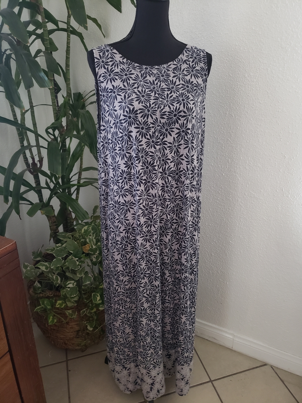 J. Jill Sleeveless Navy Floral Maxi Dress Size L